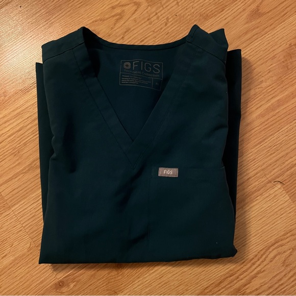 FIGS Women's Catarina One-Pocket Scrub Top - Picture 2 of 5